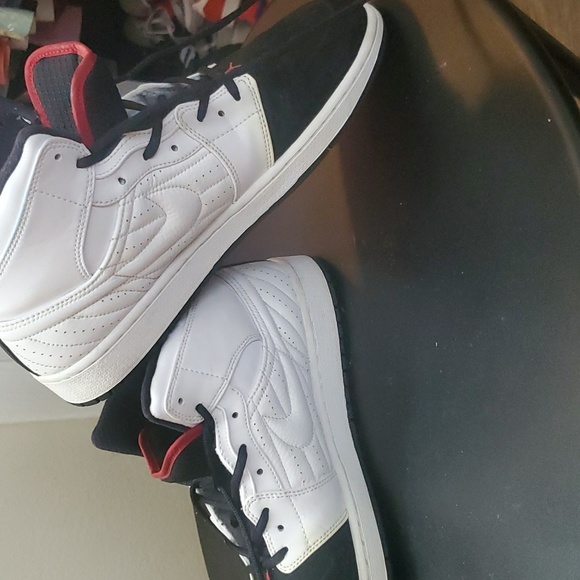 Jordan 1s sz 12 - Picture 9 of 10